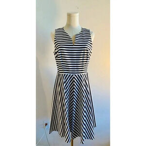 Ann Taylor Black & White Striped Sleeveless Fit & Flare Woman’s Dress Size 6P